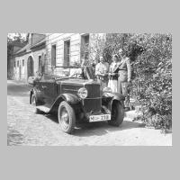 059-0156 Pfingsten 1934. Onkel Heinz von Randow mit Tante Ebeth zu Besuch in Kuemmritz.jpg